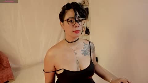 Snapshot of marthina_turner1 chatting on March 18, 1:47 pm Josephine online show from March 18, 1:47 pm