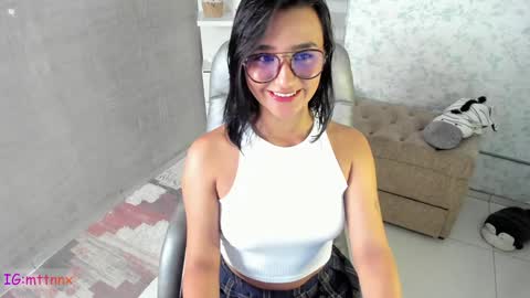 Snapshot of martiiinaa_ chatting on February 2, 6:42 pm Martina online show from February 2, 6:42 pm