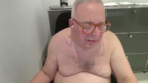 martin_1947 online show from January 18, 12:25 am