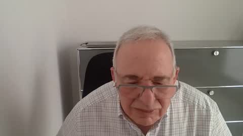 Snapshot of martin_1947 chatting on July 5, 2:57 pm martin_1947 online show from July 5, 2:57 pm