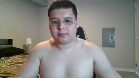Snapshot of martin_militaryboy chatting on May 4, 2:35 pm martin_militaryboy online show from May 4, 2:35 pm
