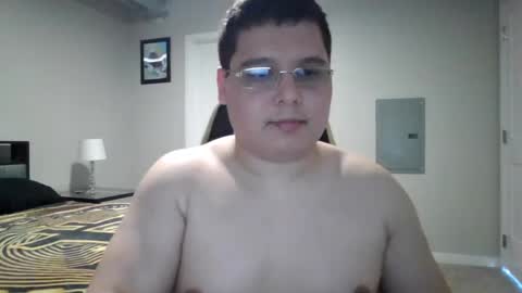 Snapshot of martin_militaryboy chatting on May 9, 10:26 pm martin_militaryboy online show from May 9, 10:26 pm