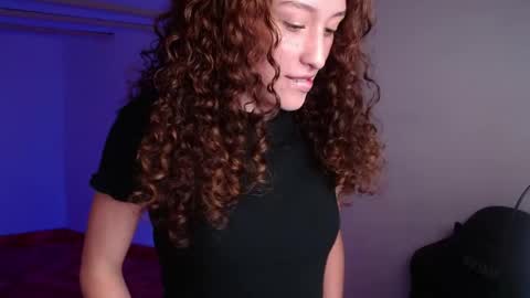 Snapshot of martina_adams chatting on June 10, 2:56 am mari online show from June 10, 2:56 am