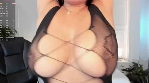 Snapshot of martina_evan chatting on July 24, 12:14 pm marina online show from July 24, 12:14 pm