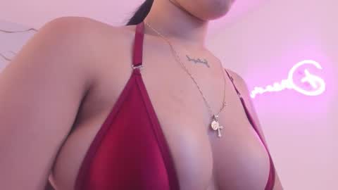 Snapshot of martina_gomezgomez chatting on February 6, 12:30 pm online show from February 6, 12:30 pm