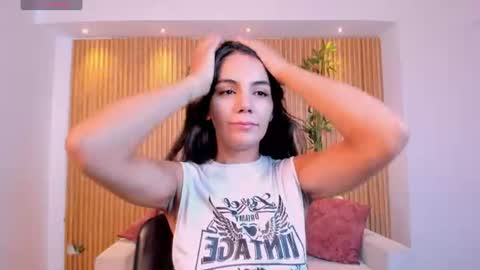 Snapshot of martina_mancinii chatting on June 29, 1:55 pm Martina online show from June 29, 1:55 pm