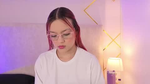 Snapshot of martinaa_garcia chatting on May 24, 8:03 pm Martina online show from May 24, 8:03 pm
