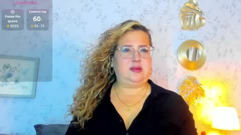 Snapshot of martinacurvy_ chatting on April 15, 10:55 am Martina Caicedo online show from April 15, 10:55 am