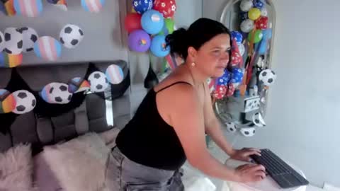 Snapshot of martinamilff chatting on June 25, 8:13 pm Martina online show from June 25, 8:13 pm