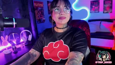 Snapshot of martinarouseee chatting on December 3, 12:02 am Val online show from December 3, 12:02 am