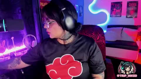 Snapshot of martinarouseee chatting on December 3, 3:09 am Val online show from December 3, 3:09 am