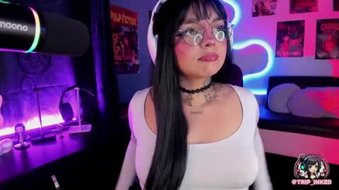 Snapshot of martinarouseee chatting on December 16, 1:21 am Val online show from December 16, 1:21 am