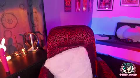 Snapshot of martinarouseee chatting on February 12, 1:09 am Val online show from February 12, 1:09 am