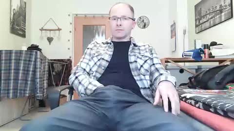 Snapshot of martingersdorf85 chatting on October 17, 10:18 am Martin online show from October 17, 10:18 am