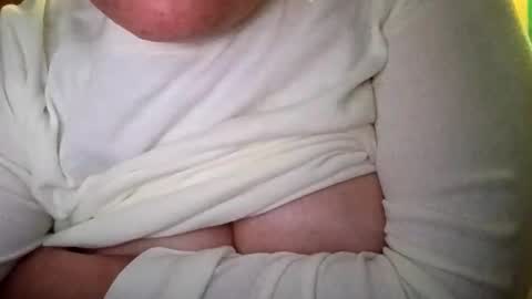 Snapshot of martinhopetaylor chatting on April 28, 5:01 am martinhopetaylor online show from April 28, 5:01 am