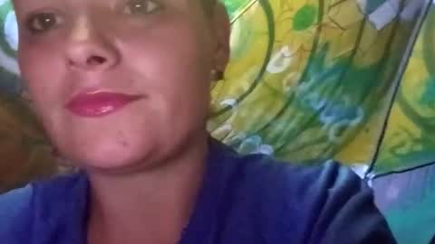 Snapshot of martinhopetaylor chatting on June 9, 8:15 am martinhopetaylor online show from June 9, 8:15 am