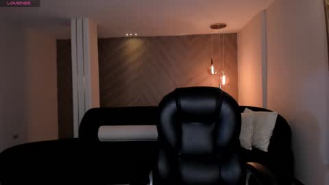 Snapshot of martinnabonnet chatting on December 16, 10:29 am Martinna Bonnet online show from December 16, 10:29 am