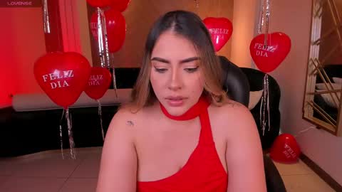 Snapshot of martinnabonnet chatting on February 13, 2:20 pm Martinna Bonnet online show from February 13, 2:20 pm