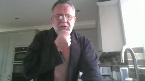 Snapshot of martinrgbxxxx chatting on April 28, 6:18 am martinrgbxxxx online show from April 28, 6:18 am