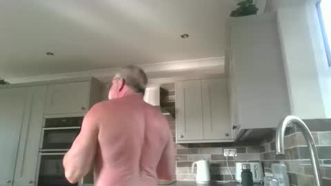 Snapshot of martinrgbxxxx chatting on May 27, 7:05 am martinrgbxxxx online show from May 27, 7:05 am