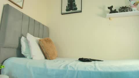 mary_cute9 online show from April 15, 12:12 pm