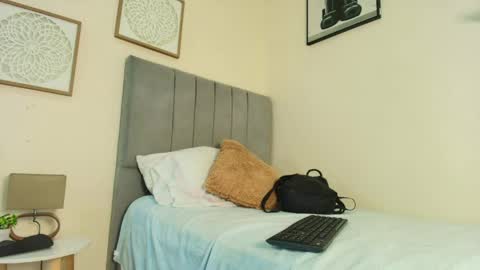 Snapshot of mary_cute9 chatting on April 21, 12:00 pm mary_cute9 online show from April 21, 12:00 pm