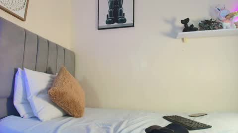 Snapshot of mary_cute9 chatting on April 25, 12:19 pm mary_cute9 online show from April 25, 12:19 pm