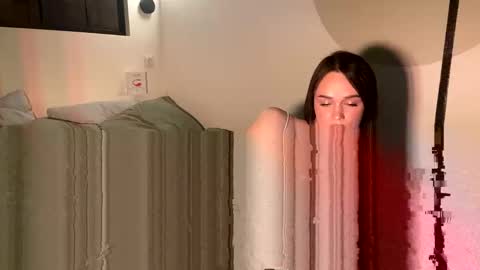 Mary online show from November 26, 7:37 pm