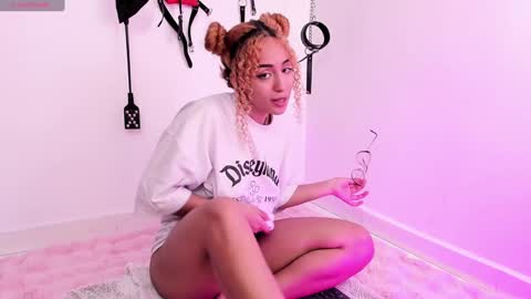 Snapshot of mary_jane_lovers chatting on February 3, 5:56 pm Mary Jane online show from February 3, 5:56 pm