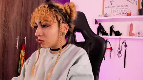 Snapshot of mary_jane_lovers chatting on February 21, 7:34 am Mary Jane online show from February 21, 7:34 am