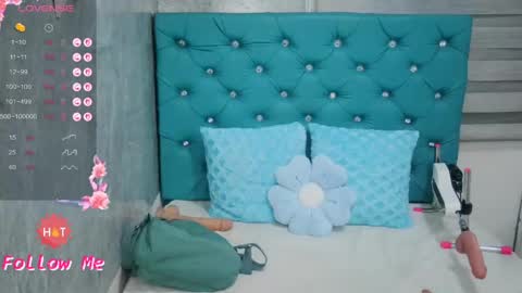  Mary Moon  online show from April 18, 10:41 am