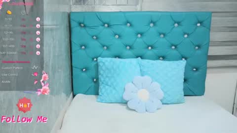 Snapshot of mary_mood_ chatting on July 13, 9:45 am Mary Moon online show from July 13, 9:45 am