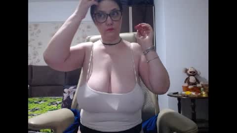 Snapshot of mary_x chatting on July 7, 3:20 am Mary online show from July 7, 3:20 am