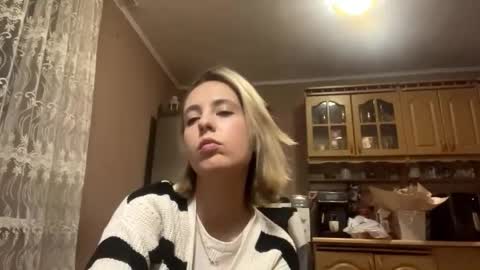 Snapshot of maryannaplateros chatting on February 20, 6:19 pm Tessa online show from February 20, 6:19 pm