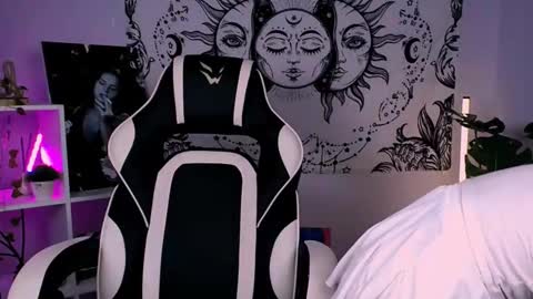 Mary online show from September 26, 3:43 am