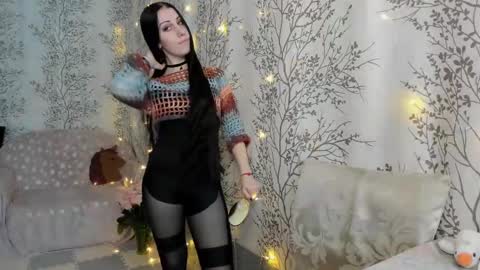 Snapshot of marylou_ chatting on December 16, 5:17 am Mary Lou online show from December 16, 5:17 am