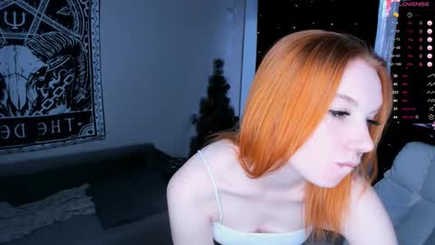 Snapshot of marymelanie chatting on February 17, 6:42 am Mary online show from February 17, 6:42 am