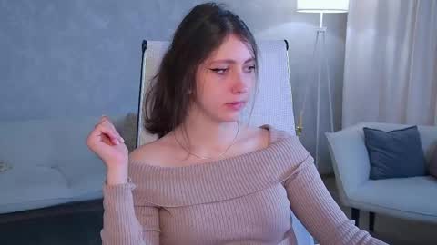 Snapshot of marymillerr chatting on May 26, 6:53 am Mary Miller online show from May 26, 6:53 am