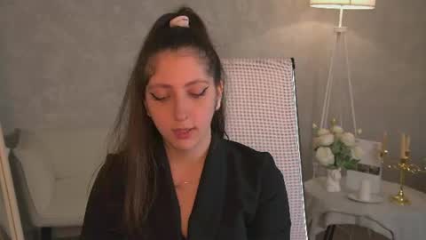 Snapshot of marymillerr chatting on July 3, 12:33 pm Mary Miller online show from July 3, 12:33 pm