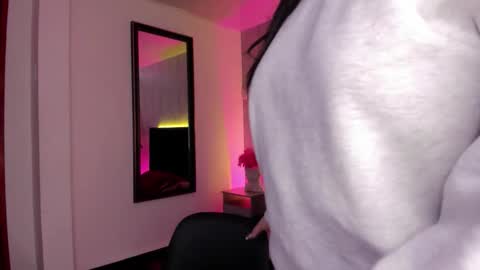 marysofff online show from January 18, 1:04 pm