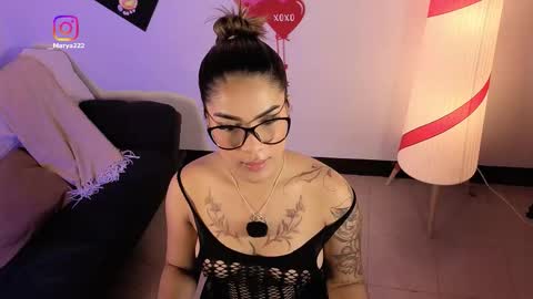 maryybellax online show from February 18, 11:22 pm