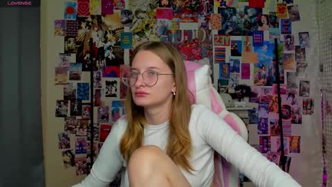 maryyy_may online show from September 19, 4:29 pm