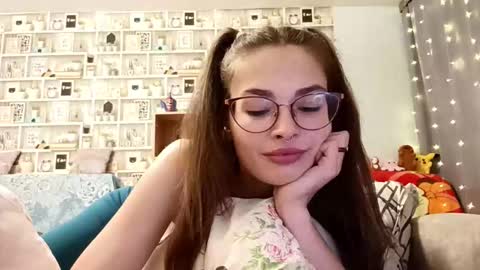 Kelly online show from March 10, 9:03 am