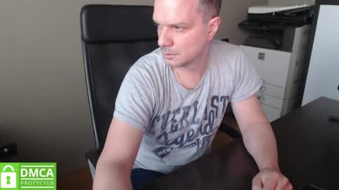 Snapshot of maschiodavide89 chatting on April 27, 5:49 am David online show from April 27, 5:49 am