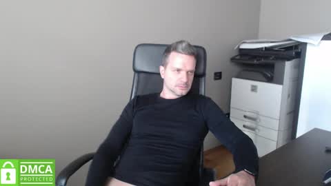 Snapshot of maschiodavide89 chatting on May 7, 9:14 am David online show from May 7, 9:14 am