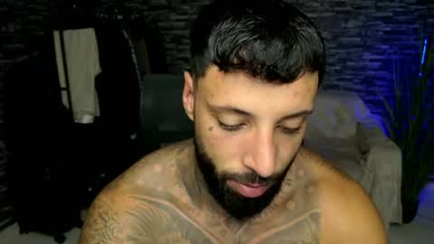 Snapshot of masculineguy69 chatting on July 5, 7:43 pm masculineguy69 online show from July 5, 7:43 pm