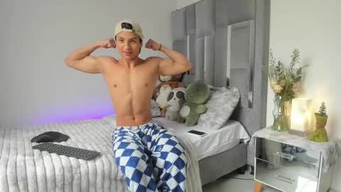 mash_angelo online show from February 3, 1:05 pm