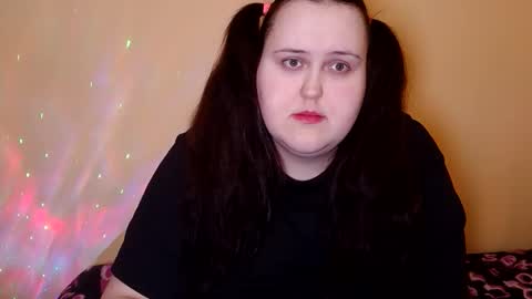 Snapshot of masha_mashenka chatting on April 23, 5:19 am masha mashenka online show from April 23, 5:19 am