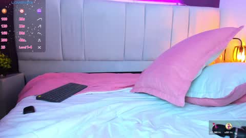 Snapshot of masher__ chatting on December 13, 12:09 am Vick online show from December 13, 12:09 am