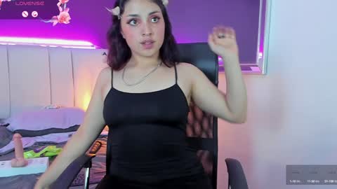 Snapshot of masher__ chatting on December 23, 5:54 pm Vick online show from December 23, 5:54 pm